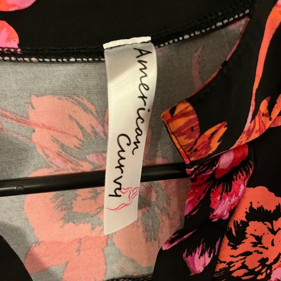 Beautiful flowered top. 1xl - Picture 2 of 3